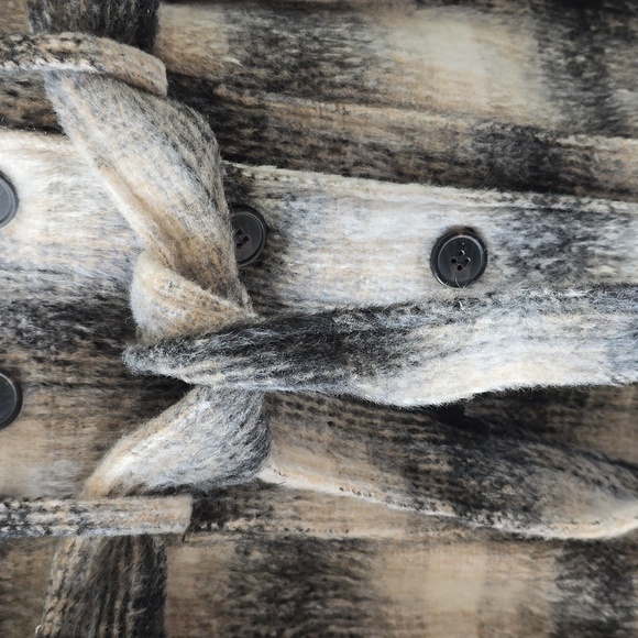 LIZ CLAIBORNE WOMEN'S BLACK, BEIGE AND WHITE COAT SIZE SMALL - Picture 6 of 16